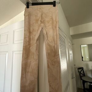 Alphalete Beige Tie-Dye Leggings